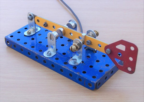G4ZXN's homebrew Meccano cootie key, click to enlarge picture.
